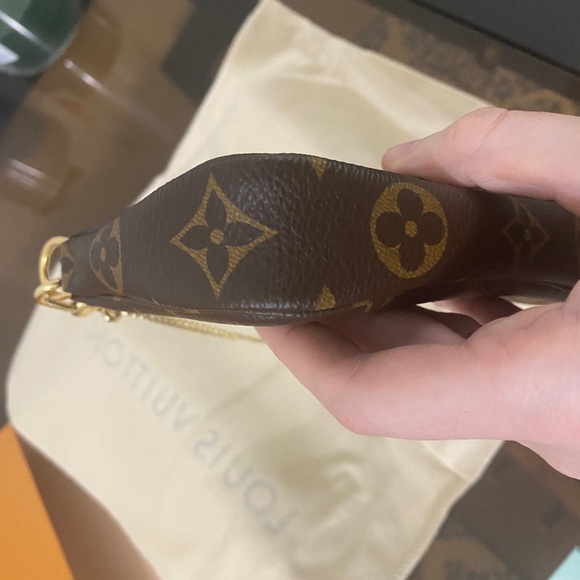 Mini pochette in monogram - Picture 5 of 16